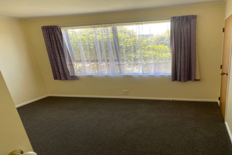 Photo of property in 47 Guadeloupe Crescent, Grenada Village, Wellington, 6037