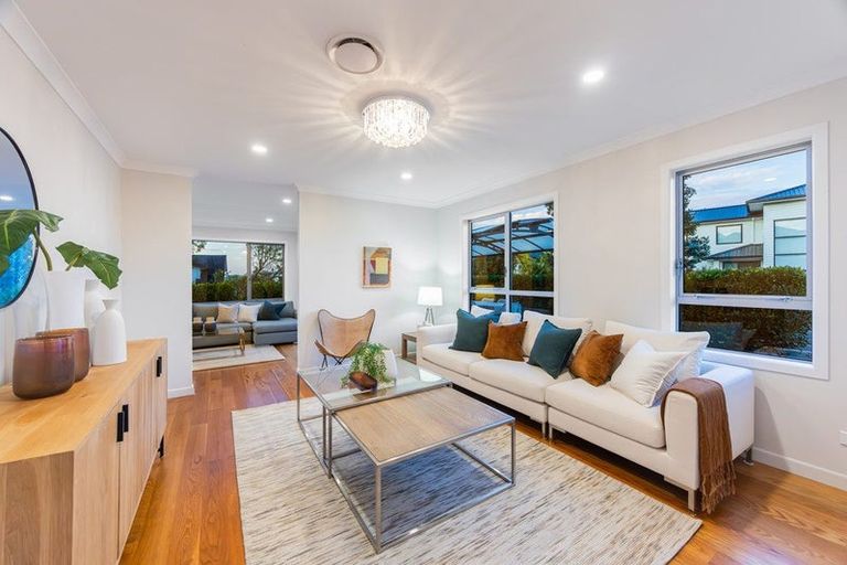 Photo of property in 17 Headland Drive, Long Bay, Auckland, 0630