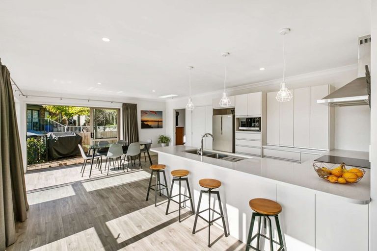 Photo of property in 14 Ko Place, Pyes Pa, Tauranga, 3112