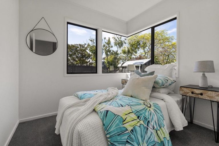 Photo of property in 2/94 Norwood Road, Bayswater, Auckland, 0622