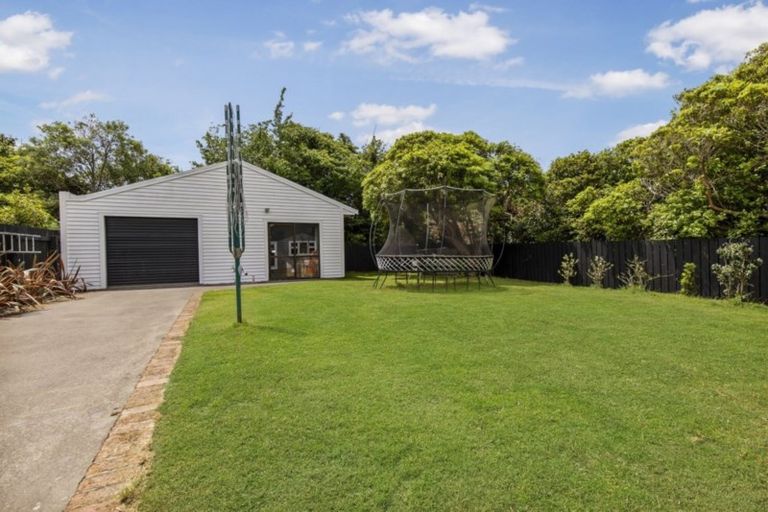 Photo of property in 32 Chamberlain Road, Karori, Wellington, 6012