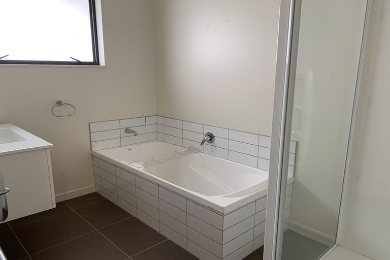 Photo of property in 16 Ocean View Rise, Ruakaka, 0116
