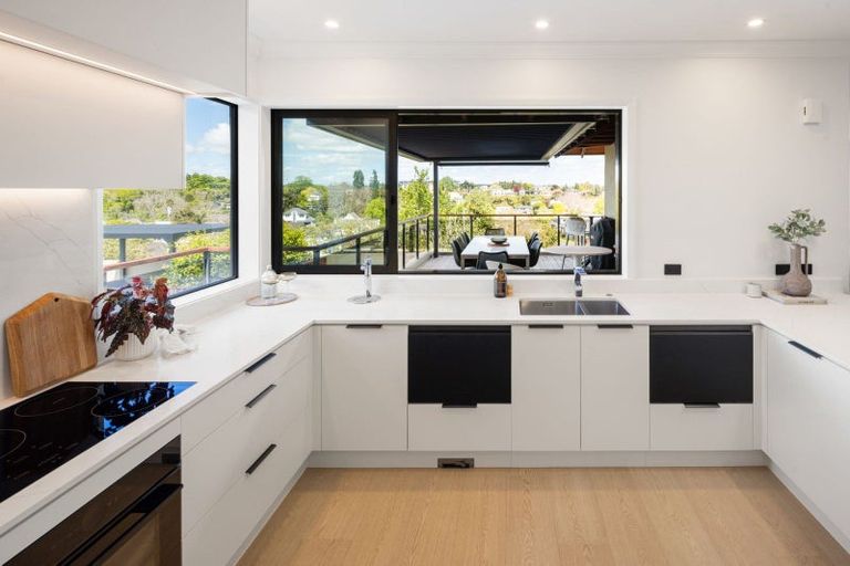 Photo of property in 27 Dalethorpe Avenue, Fairfield, Hamilton, 3214