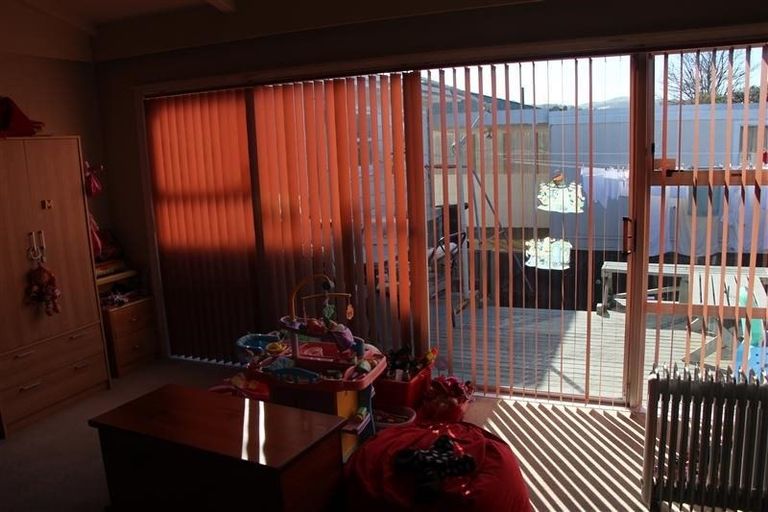 Photo of property in 4 Stamford Grove, Avalon, Lower Hutt, 5011