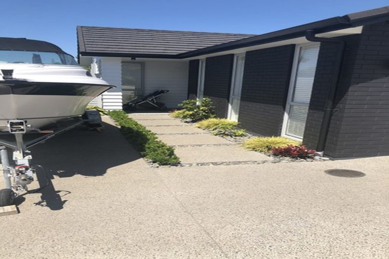 Photo of property in 3 Pae Moana Place, Stanmore Bay, Whangaparaoa, 0932