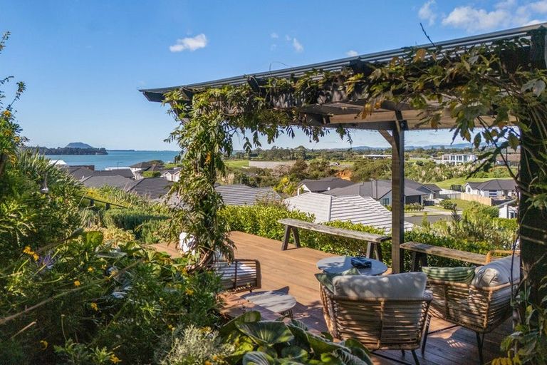 Photo of property in 29 Lakeside Terrace, Omokoroa, 3114