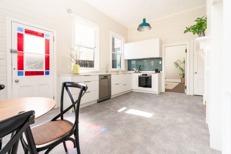 Photo of property in 19 Roy Street, Newtown, Wellington, 6021