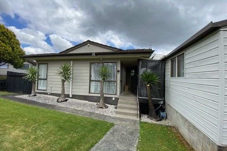 Photo of property in 17 Rotoma Rise, Clover Park, Auckland, 2019