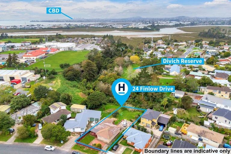 Photo of property in 24 Finlow Drive, Te Atatu South, Auckland, 0610