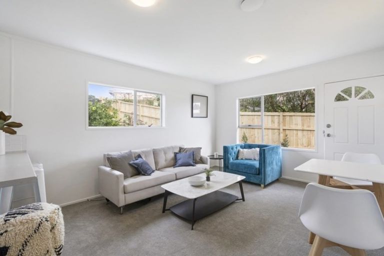 Photo of property in 2/27 Harwood Road, Mount Wellington, Auckland, 1060