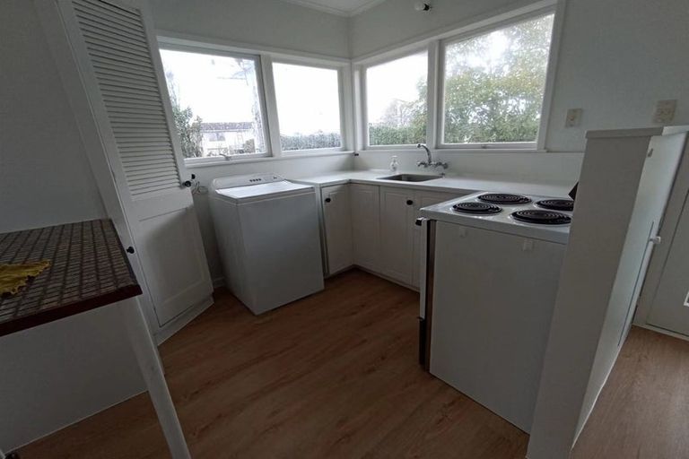 Photo of property in 2/16 Pupuke Road, Takapuna, Auckland, 0622