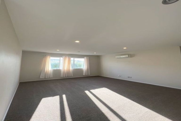 Photo of property in 42 Borneo Drive, Fairview Heights, Auckland, 0632