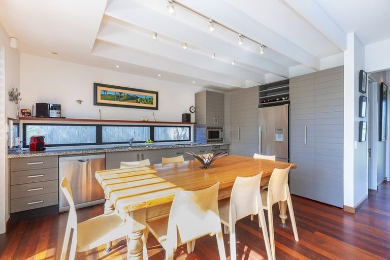 Photo of property in 32 The Southern Isle, Omaha, 0986