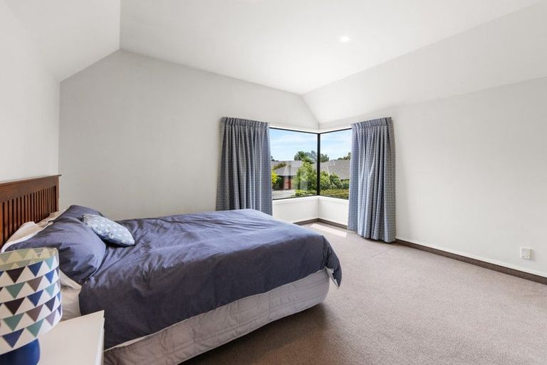 Photo of property in 11 Harlech Mews, Avonhead, Christchurch, 8042