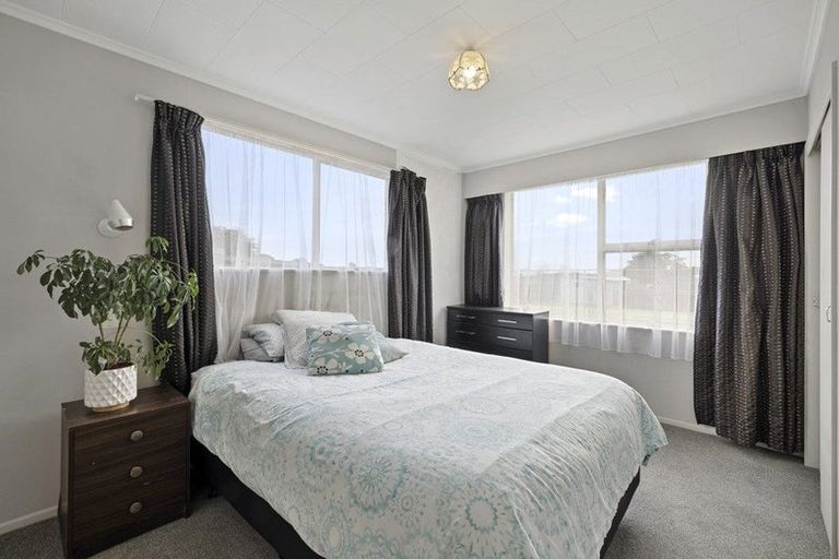 Photo of property in 10a Chilman Street, Strandon, New Plymouth, 4312
