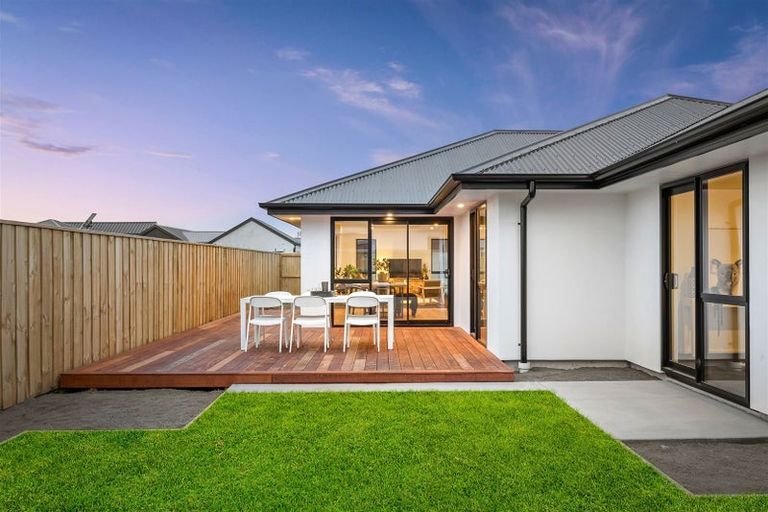 Photo of property in 32 Oakmill Drive, Casebrook, Christchurch, 8051