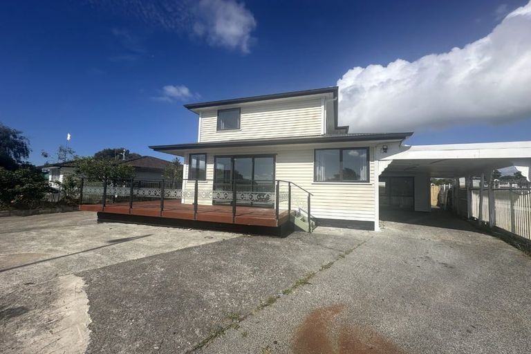 Photo of property in 26 Othello Drive, Clover Park, Auckland, 2023