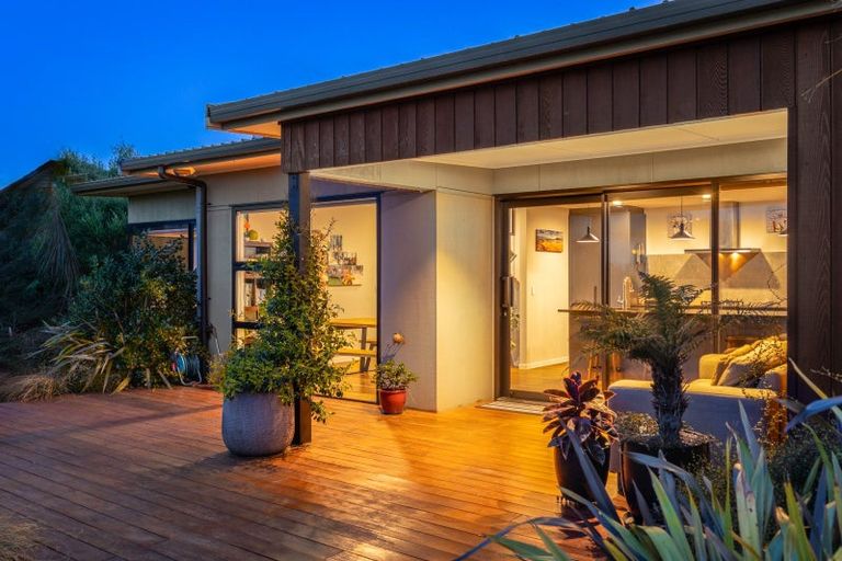 Photo of property in 30 Ferndale Drive, Waikanae, 5036