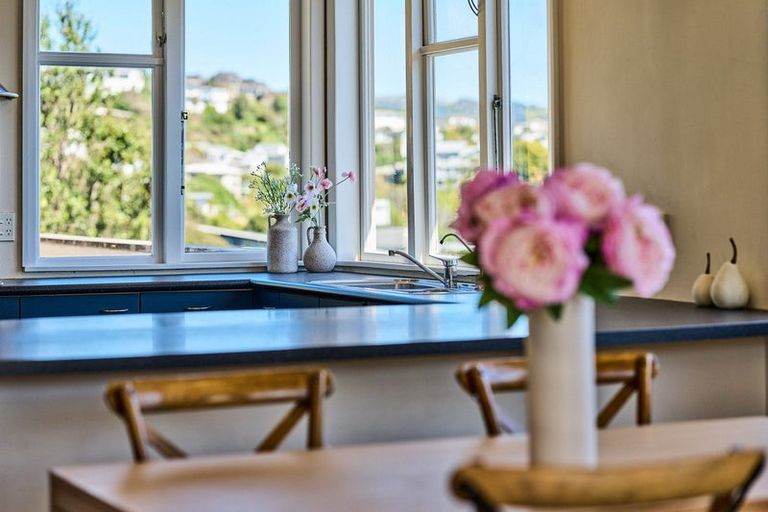 Photo of property in 8 Kiriwai Road, Paremata, Porirua, 5024