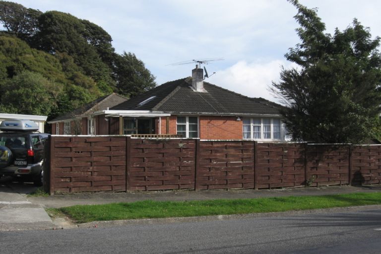 Photo of property in 2 Hay Street, Naenae, Lower Hutt, 5011