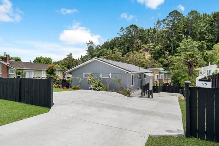 Photo of property in 25 Birdwood Road, Swanson, Auckland, 0612