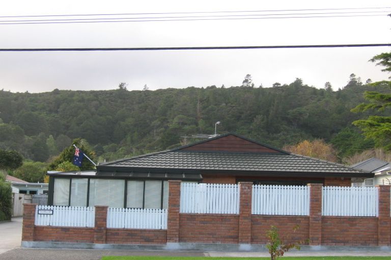 Photo of property in 275 Stokes Valley Road, Stokes Valley, Lower Hutt, 5019