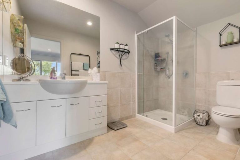 Photo of property in 26 Serene Place, Gulf Harbour, Whangaparaoa, 0930