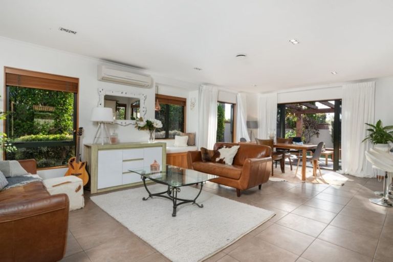 Photo of property in 308 Gravatt Road, Papamoa Beach, Papamoa, 3118