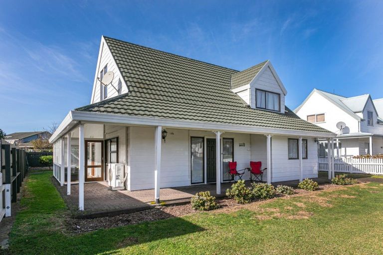 Photo of property in 8 Kauri Place, Tairua, 3508