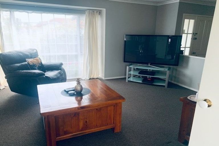 Photo of property in 39 Palmcrest Grove, Highland Park, Auckland, 2010
