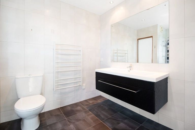 Photo of property in 52 Sunnyheights Road, Orewa, 0931