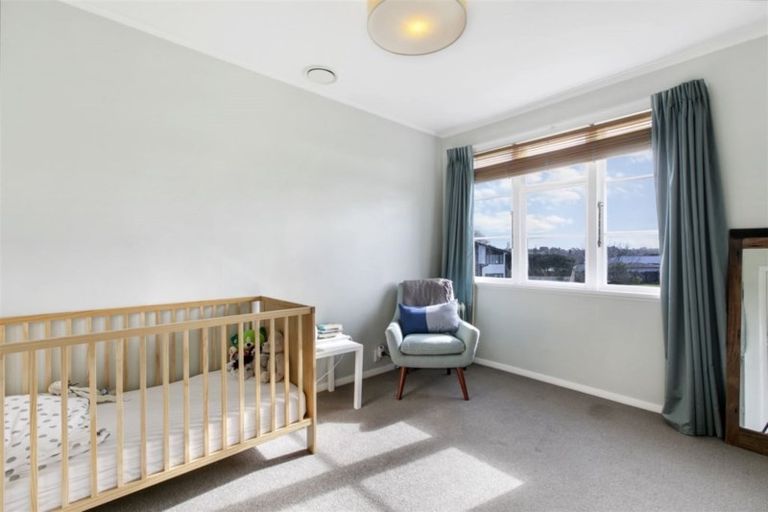 Photo of property in 1/10 Gladfield Lane, Te Atatu Peninsula, Auckland, 0610