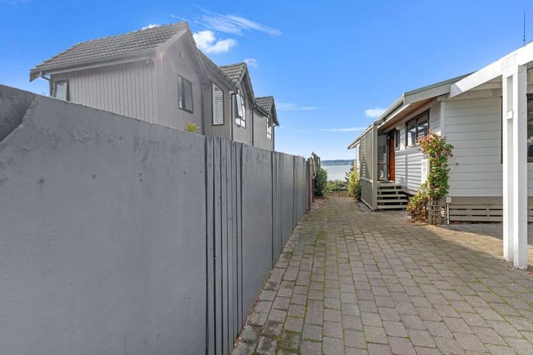 Photo of property in 6 Aries Place, Kawaha Point, Rotorua, 3010