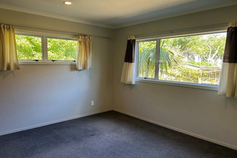 Photo of property in 6 Routeburn Avenue, Aotea, Porirua, 5024