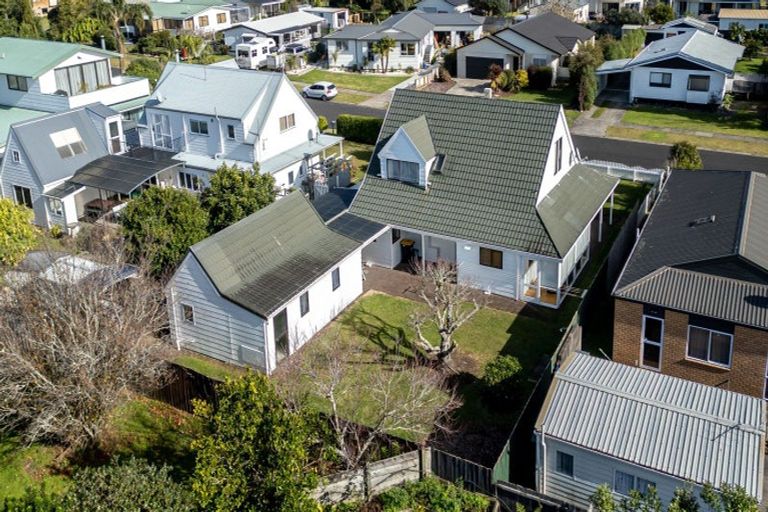 Photo of property in 8 Kauri Place, Tairua, 3508