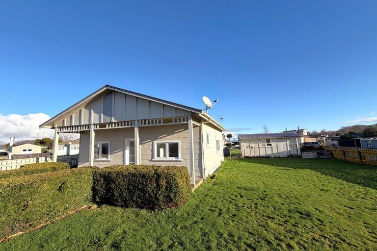 Photo of property in 12 Christian Street, Dannevirke, 4930