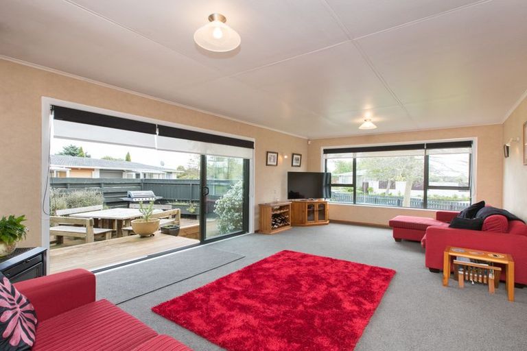Photo of property in 55 Abraham Crescent, Milson, Palmerston North, 4414
