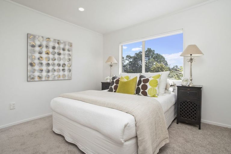 Photo of property in 18 Ian Marwick Place, Birkenhead, Auckland, 0626