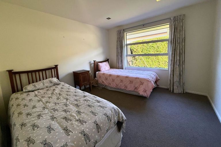 Photo of property in 28 Kelliher Drive, Wanaka, 9305