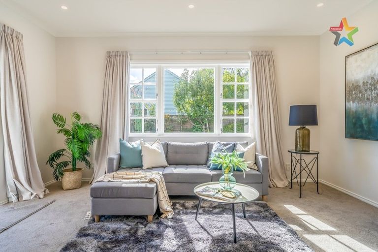 Photo of property in 43 Saint Ronans Avenue, Waterloo, Lower Hutt, 5011