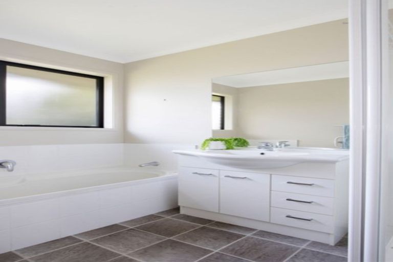 Photo of property in 11 Hoggard Place, Katikati, 3129