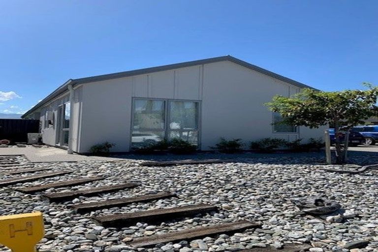 Photo of property in 18 Headley Drive, Lower Shotover, Queenstown, 9304