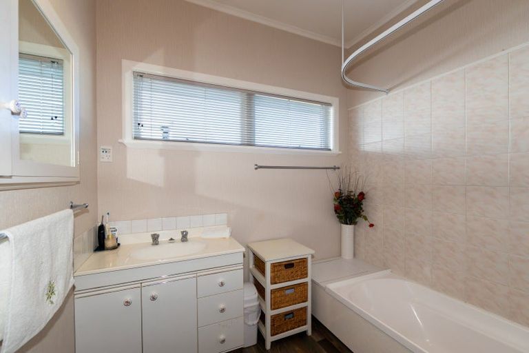 Photo of property in 49 Avenue Road, Greenmeadows, Napier, 4112