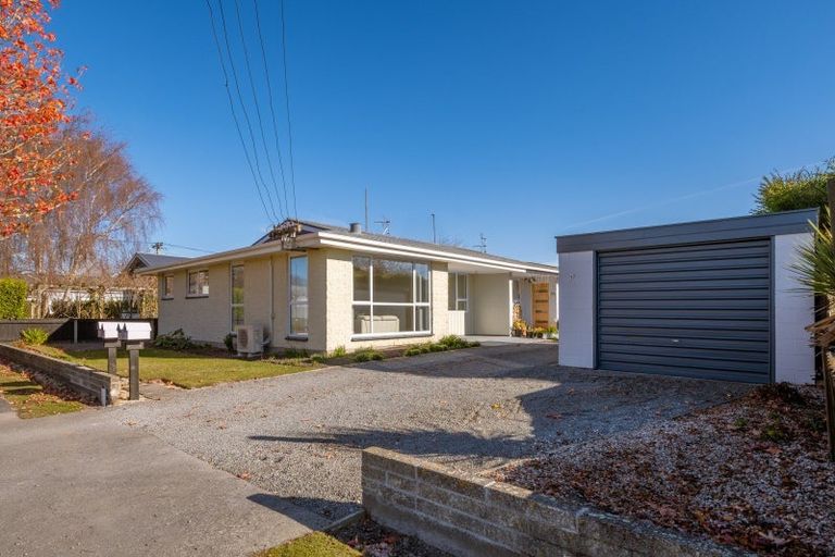 Photo of property in 1/17 Tyrone Street, Belfast, Christchurch, 8051