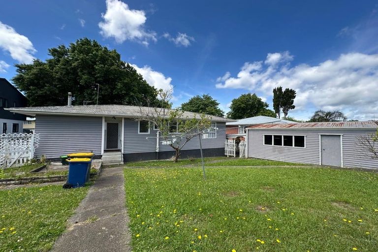 Photo of property in 10 Choice Avenue, Henderson, Auckland, 0612