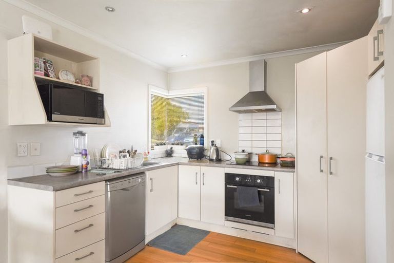 Photo of property in 9/64 Kawaha Point Road, Kawaha Point, Rotorua, 3010