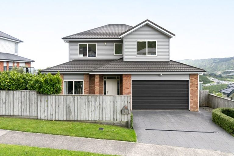Photo of property in 51 Erlestoke Crescent, Churton Park, Wellington, 6037