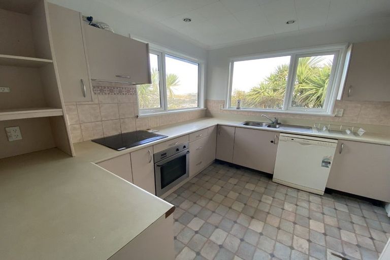 Photo of property in 6 Hallewell Crescent, Johnsonville, Wellington, 6037