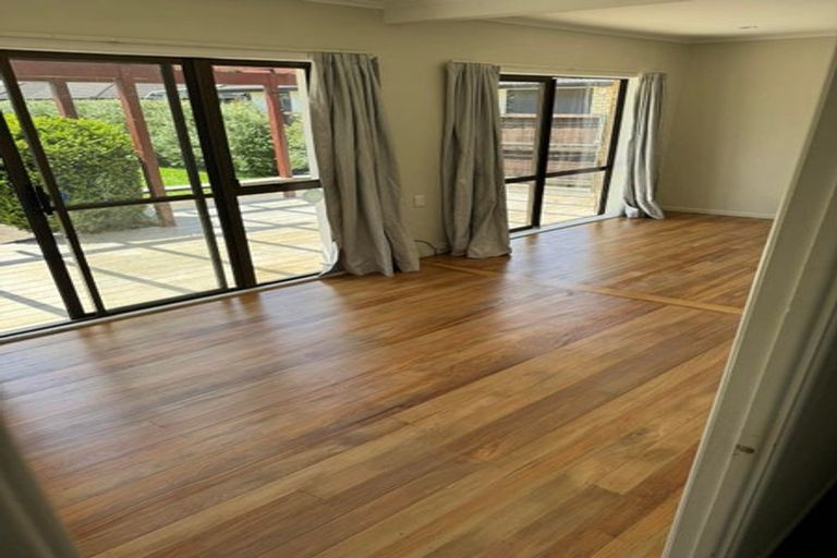 Photo of property in 43 Shirley Avenue, Papakura, 2110