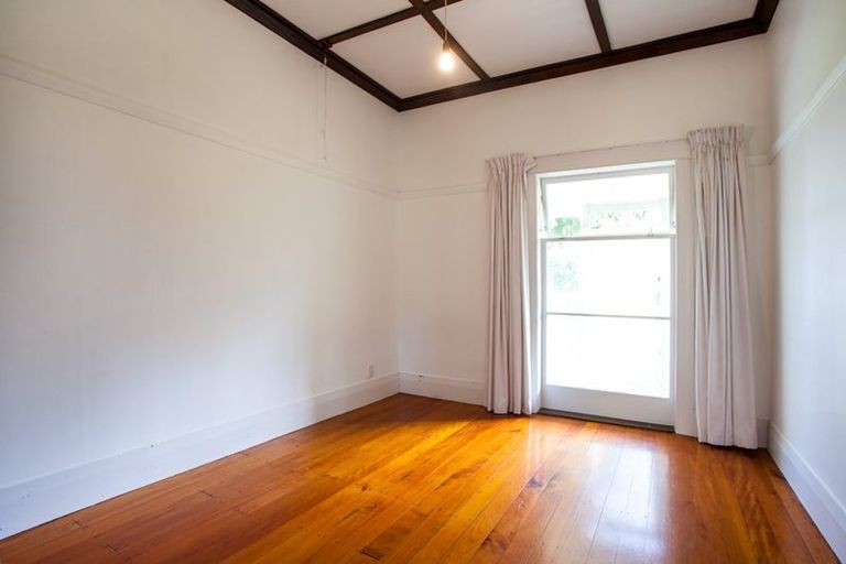 Photo of property in 49 Maungakiekie Avenue, Greenlane, Auckland, 1051